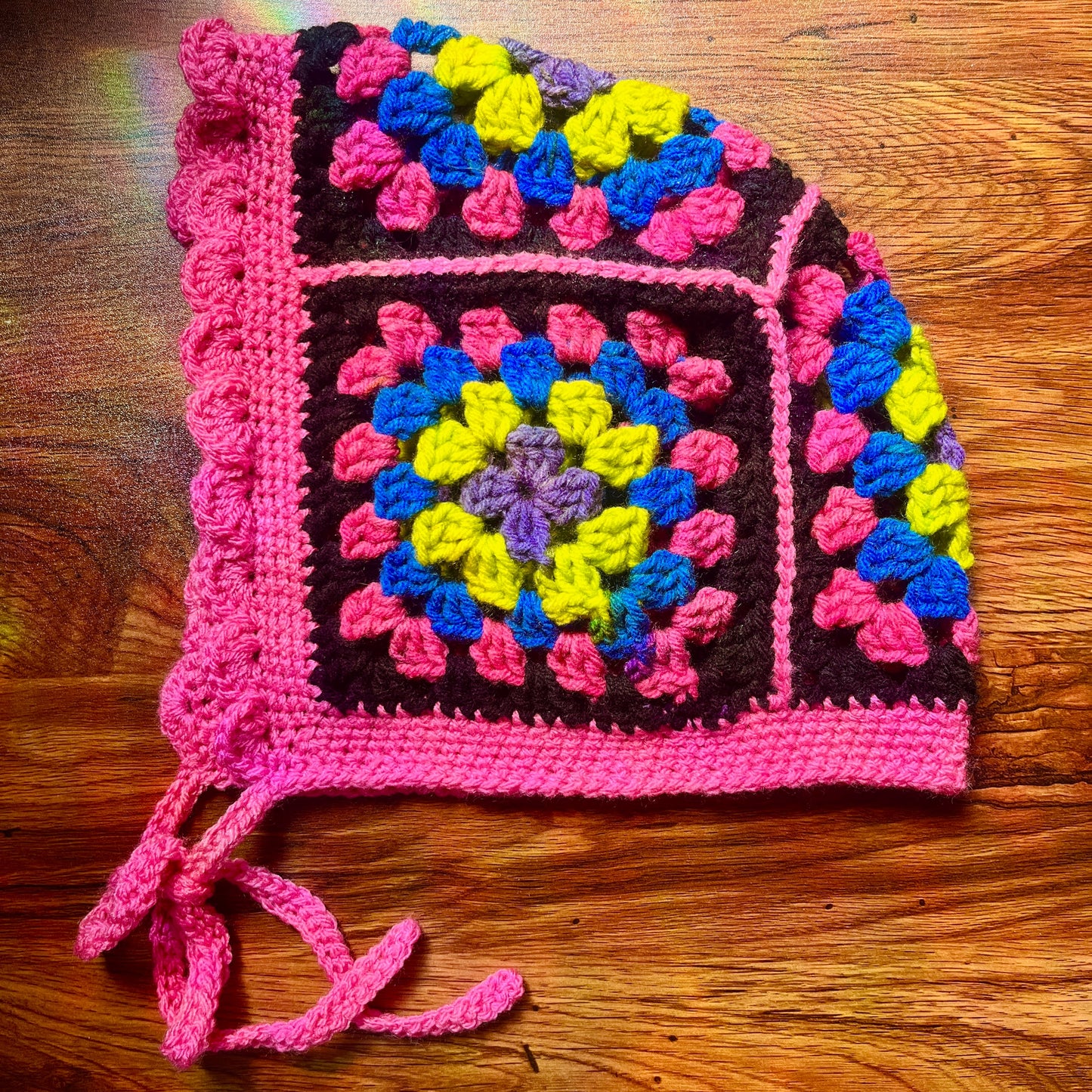 Neon party bonnet