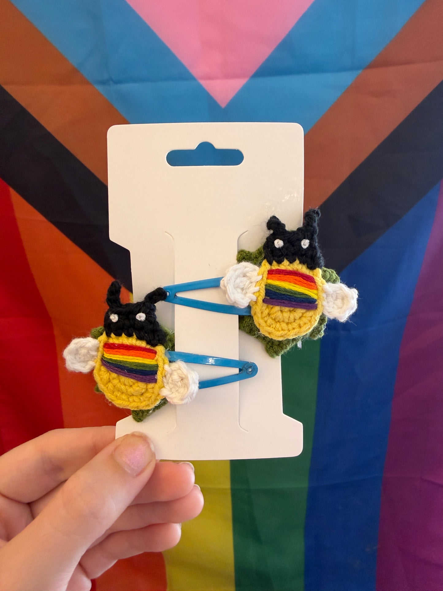 PrideBee Clips
